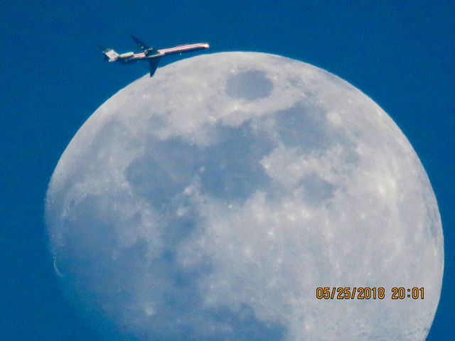 McDonnell Douglas MD-83 (N9626F)