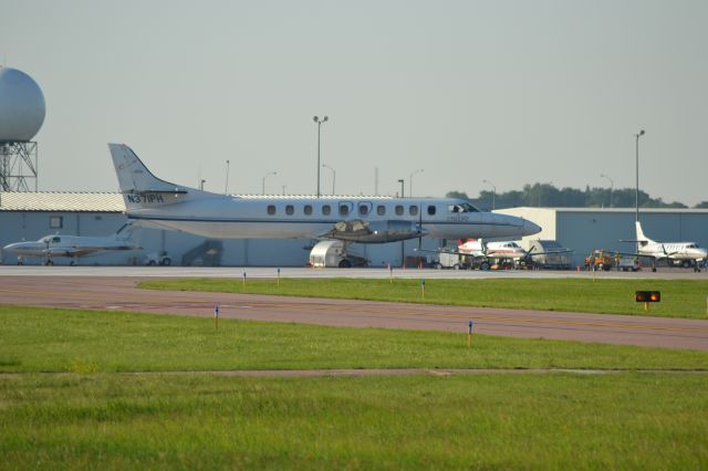 Swearingen Merlin 3 (N371PH) - 6-9-2012 - Departing KFSD for UPS regional delivery.