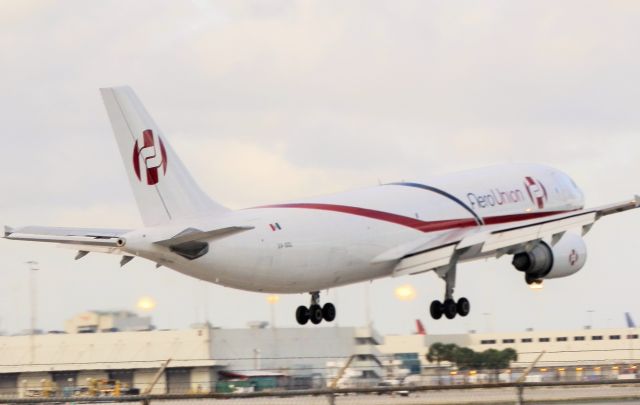 Airbus A300F4-600 (XA-GGL)