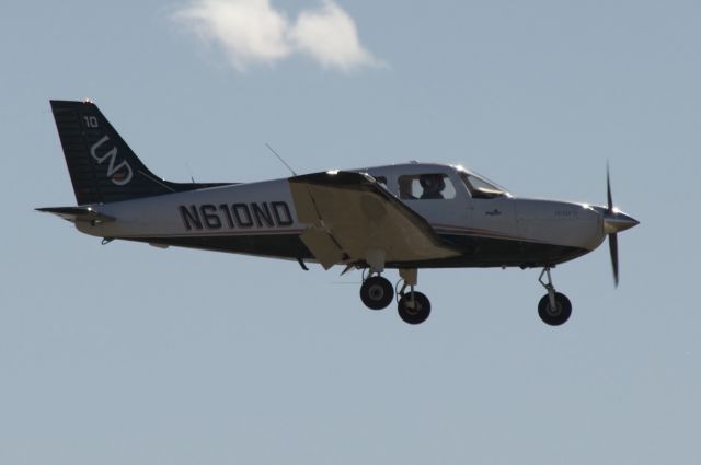 Piper Cherokee (N610ND)