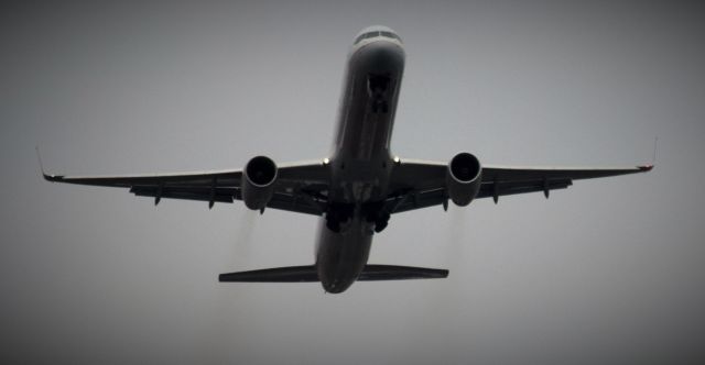 BOEING 757-300 —