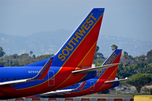 Boeing 737-700 (N755SA)