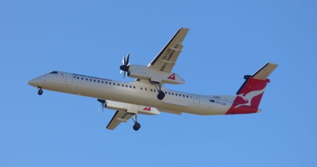 de Havilland Dash 8-400 (VH-LQD)