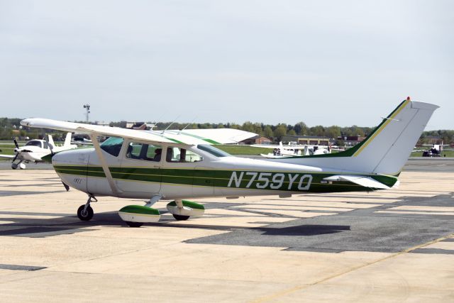 Cessna Skylane (N759YQ) - N759YQ  Cessna  C182Q  Skylane  KFDK  20130421