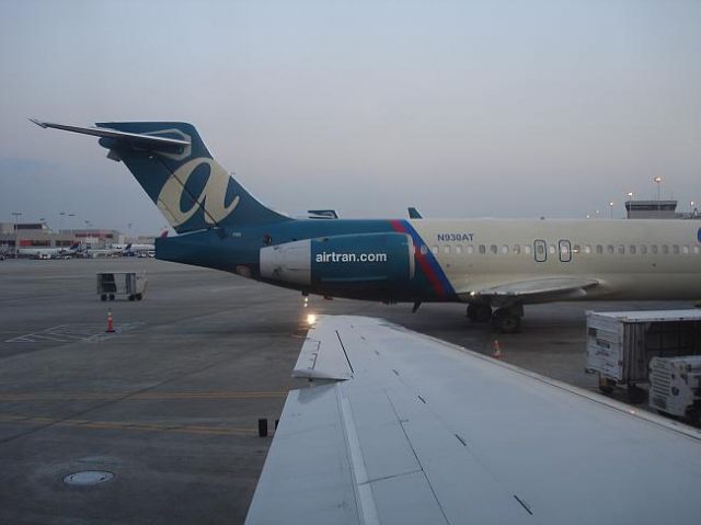 Boeing 717-200 (N994AT)