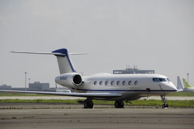 AMERICAN AIRCRAFT Falcon XP (N886WT) - Visit at Haneda Intl Airport on 2013/09/13