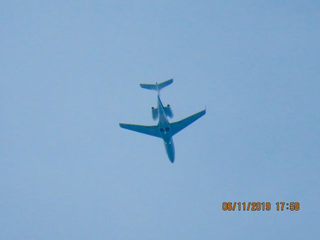 Embraer Phenom 300 (N895JH)