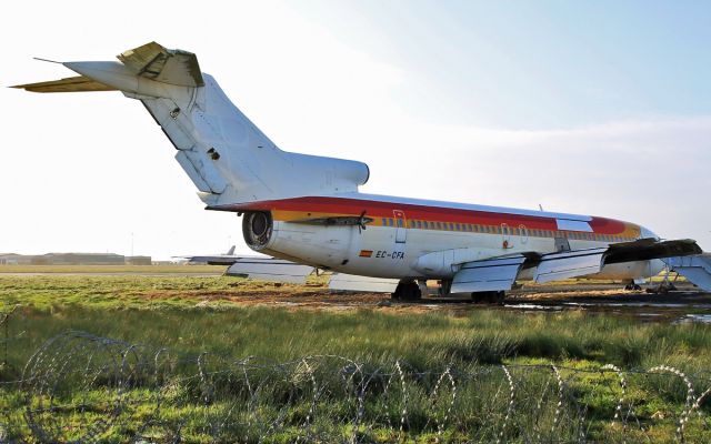 EC-CFA — - iberia 727 ec-cfa at shannon which is being used by shannon airport fire service for training.23/12/13.