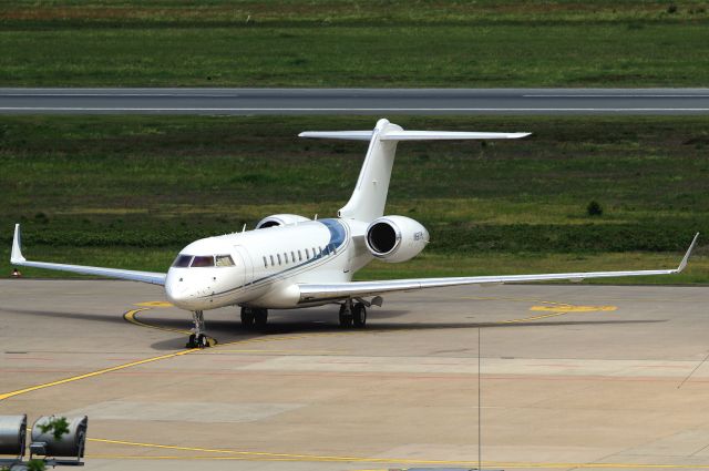 Bombardier Global Express (N667ML)