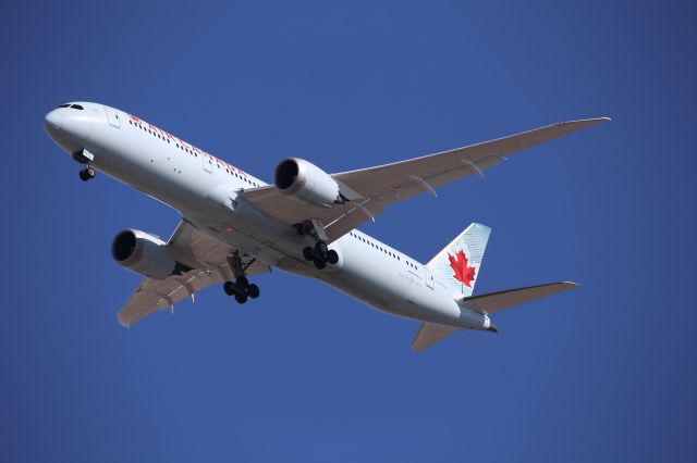 Boeing 787-9 Dreamliner (C-FKSV)