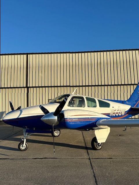 Beechcraft 55 Baron (N553W)