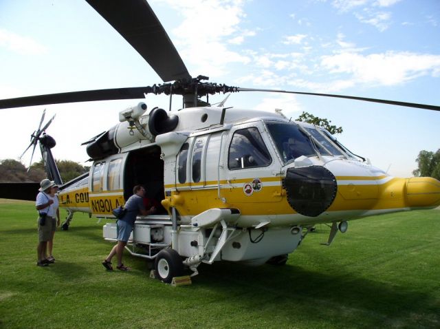 N190LA — - Los Angeles County Firehawk, fire fighting helicopter taken at Hansen Dam fly in.