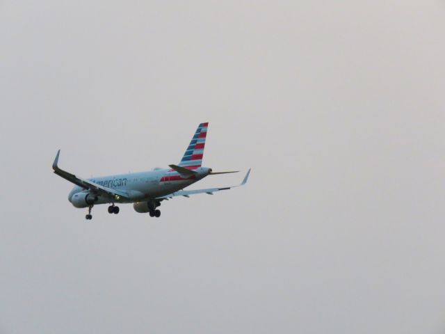 Airbus A319 (N9008U)