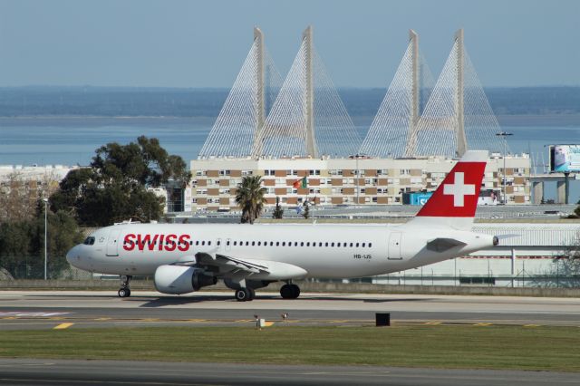 Airbus A320 (HB-IJS) - Aeroporto Gen. Humberto Delgado - Lisbon     26-02-2018