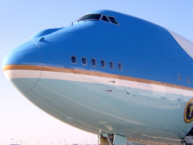 N28000 — - Air Force One