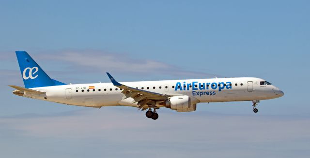 EMBRAER 195 (EC-KYO)