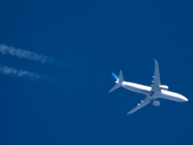 Boeing 737 MAX 9 (N37504) - UAL771br /DEN-BNAbr /11/18/21