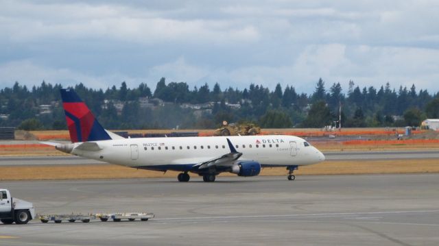 Embraer 170/175 (N627CZ) - Del to DAL in 2008