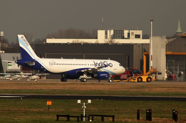 Airbus A320 (D-AUBM) - Leaving the MAAS hangar with new colours.