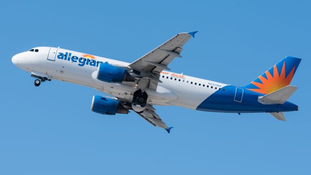 Airbus A320 (N227NV) - N227NVbr /A320 CN:714br /AAY1722 FLL-INDbr /2017-04-07 KFLL RWY 28Rbr /Photo: Rafael Zorrilla