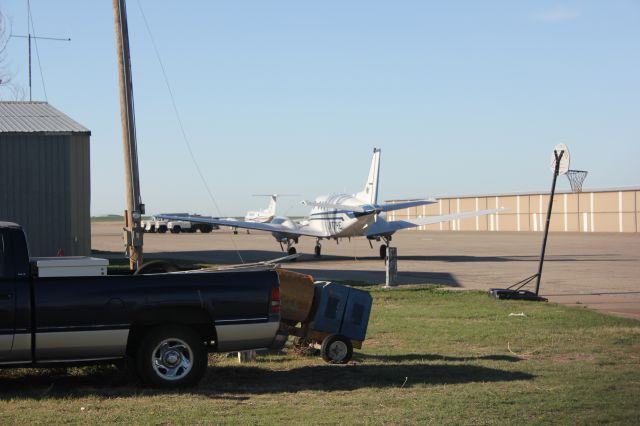 Beechcraft King Air 90 (N77HE)