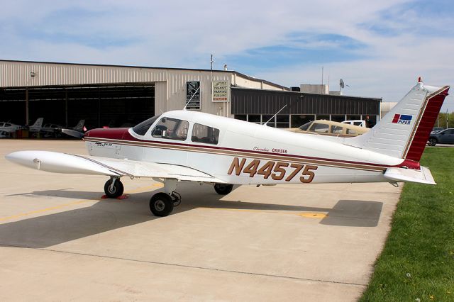 Piper Cherokee (N44575)
