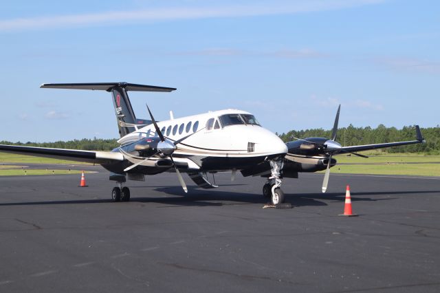 Beechcraft Super King Air 350 (N350S) - Landed at Hartsville for refueling before going to KFLO