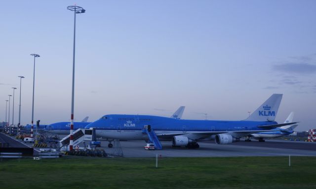 Boeing 747-400 (PH-BFS) - KLM Boeing 747-406(M) PH-BFS in Amsterdam