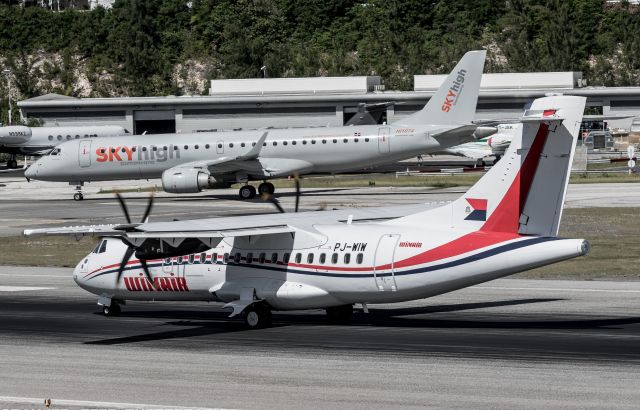 ALENIA Surveyor (ATR-42-500) (PJ-WIW)