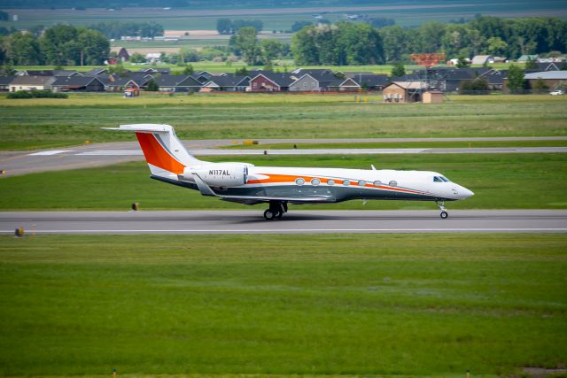 Gulfstream Aerospace Gulfstream V (N117AL) - Gulfstream G550 departing KBZN
