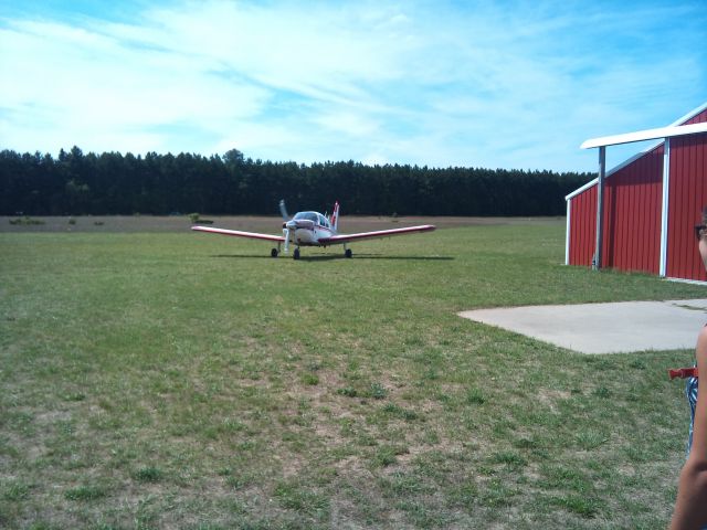 Piper Cherokee (N8537W)