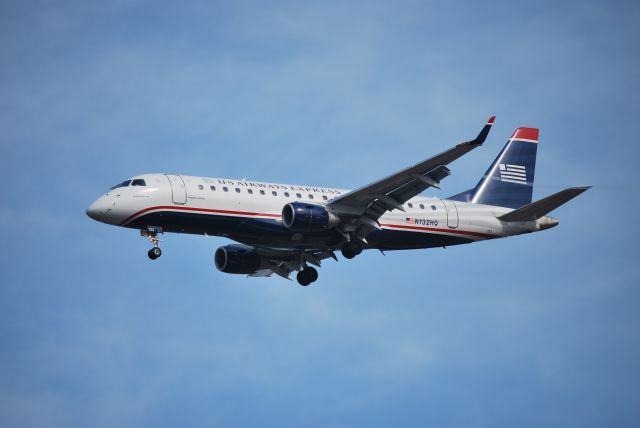 Embraer 170/175 (N132HQ) - Approaching runway 23