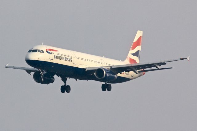 Airbus A320 (G-EUXL)