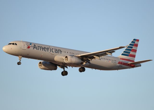 Airbus A321 (N579UW)