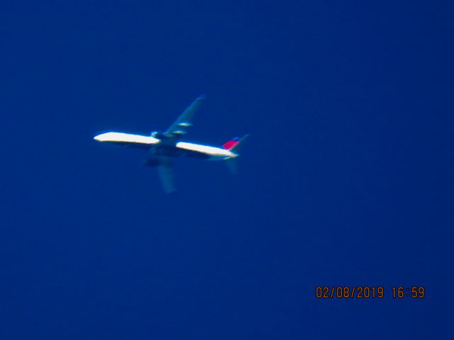 Boeing 737-900 (N867DN)