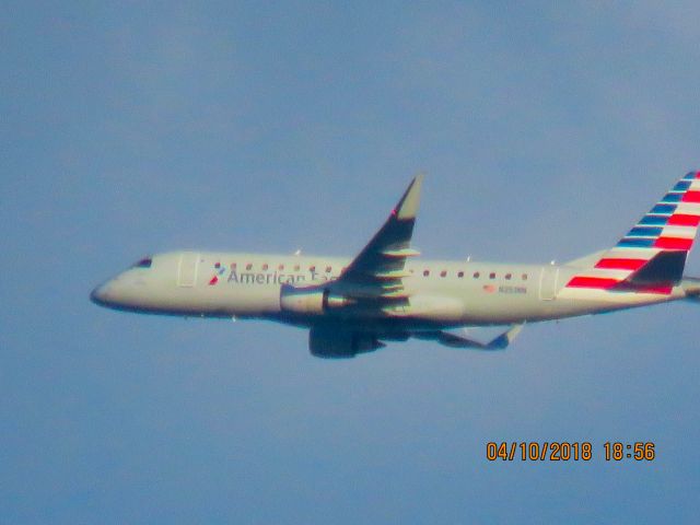 Embraer 175 (N251NN)