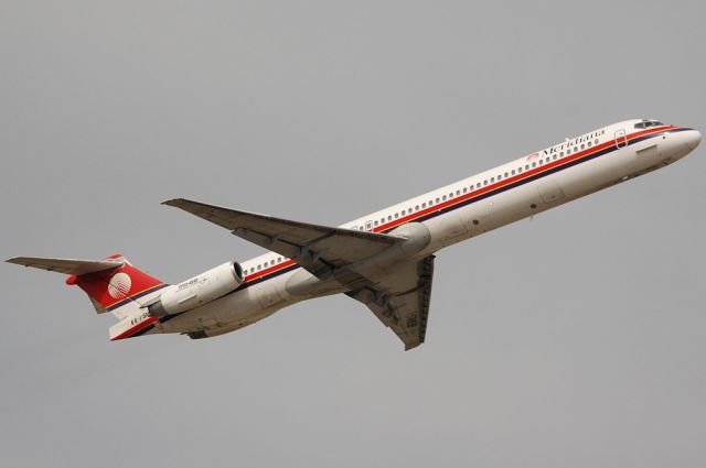 McDonnell Douglas MD-82 (I-SMEB)