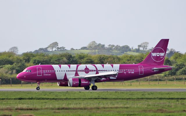 Airbus A320 (TF-SIS) - wow air a320-232 tf-sis landing at shannon 9/5/18.