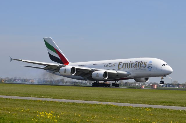 Airbus A380-800 (A6-EOI)