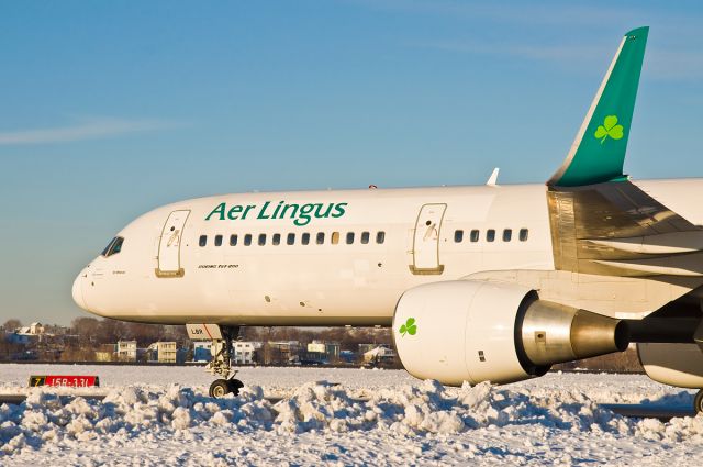 Boeing 757-200 (EI-LBR) - Close up winglet shot of EI-LBR - Up Shamrock !