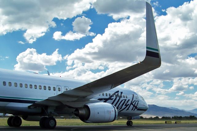 Boeing 737-800 (N558AS)