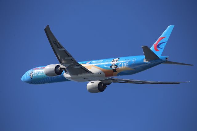 BOEING 777-300 (B-2002)