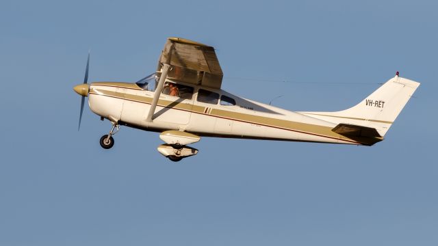 Cessna Skylane (VH-RET)
