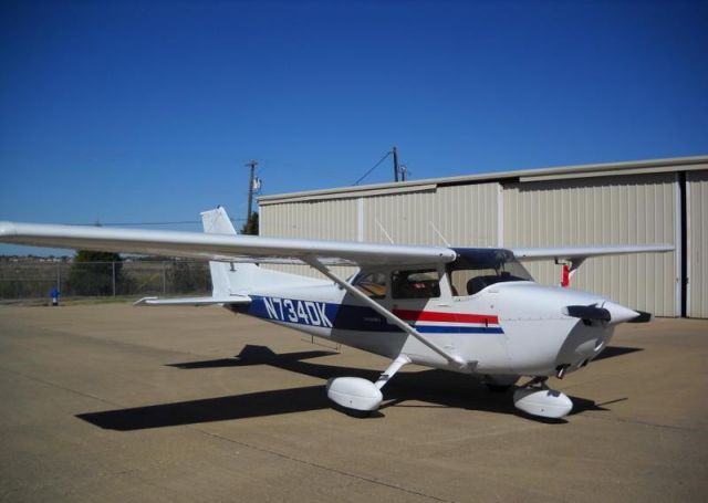 Cessna Skyhawk (N734DK)