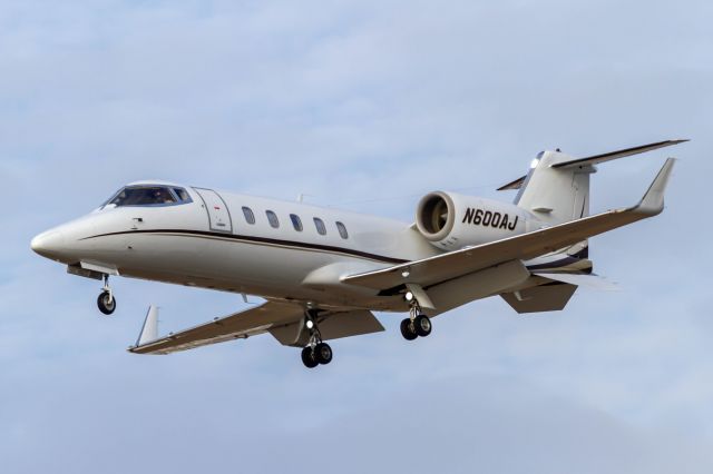 Learjet 60 (N600AJ)