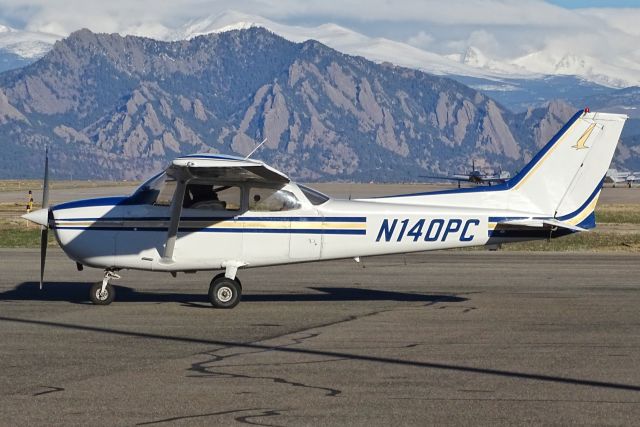 Cessna Skyhawk (N140PC)