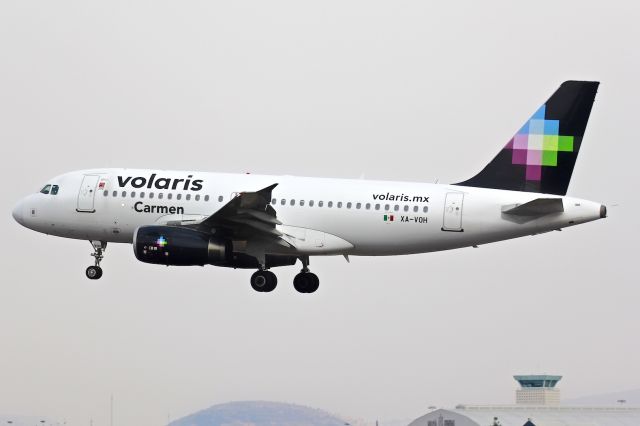 Airbus A320 (XA-VOH)