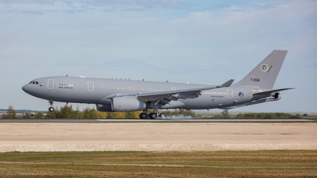 Airbus A330-200 (T058)