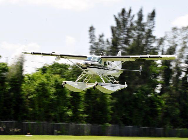 De Havilland Canada DHC-2 Mk1 Beaver (N215TS) - Fly By