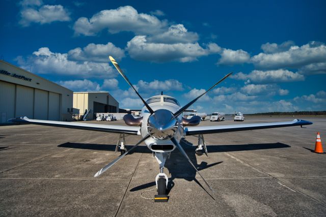Epic Aircraft LT (N35PZ)